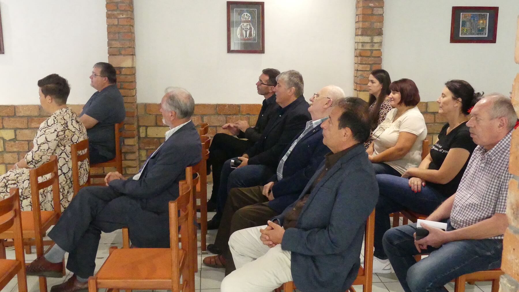 Sajtónyilvános rendezvény